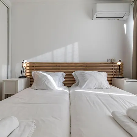 Lovelystay - 2bdr Downtown W/terrace *