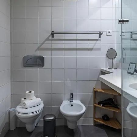 Lovelystay - 2bdr Downtown W/terrace *