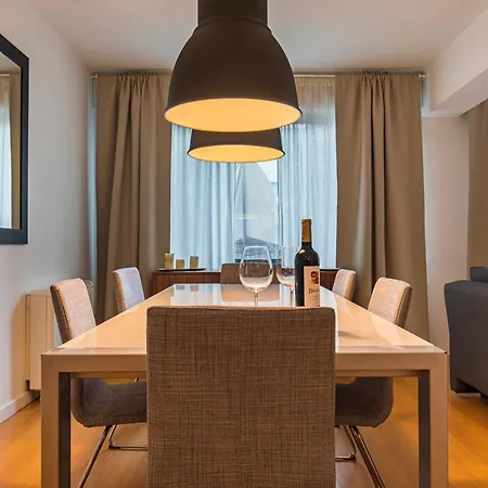 Lovelystay - 2bdr Downtown W/terrace Apartment