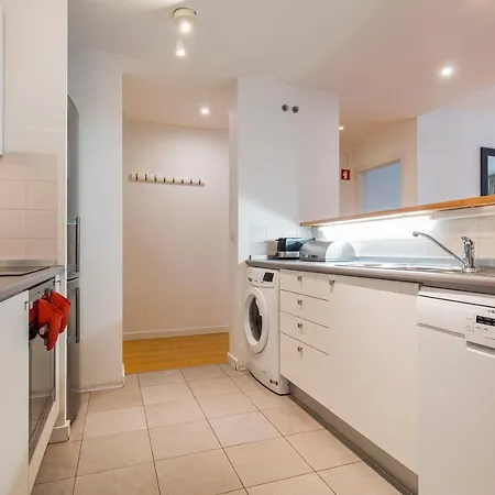 Lovelystay - 2bdr Downtown W/terrace *