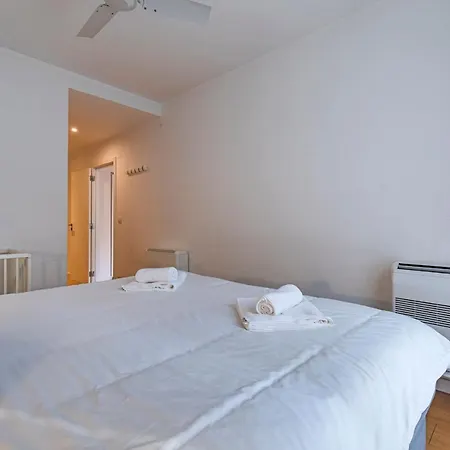 Lovelystay - 2bdr Downtown W/terrace Apartament *
