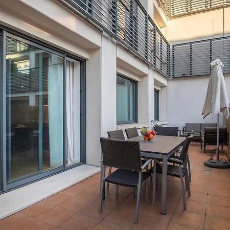 Apartament Lovelystay - 2bdr Downtown W/terrace Lizbona