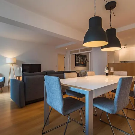 Lovelystay - 2bdr Downtown W/terrace Lizbona