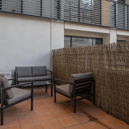 Lovelystay - 2bdr Downtown W/terrace Lizbona